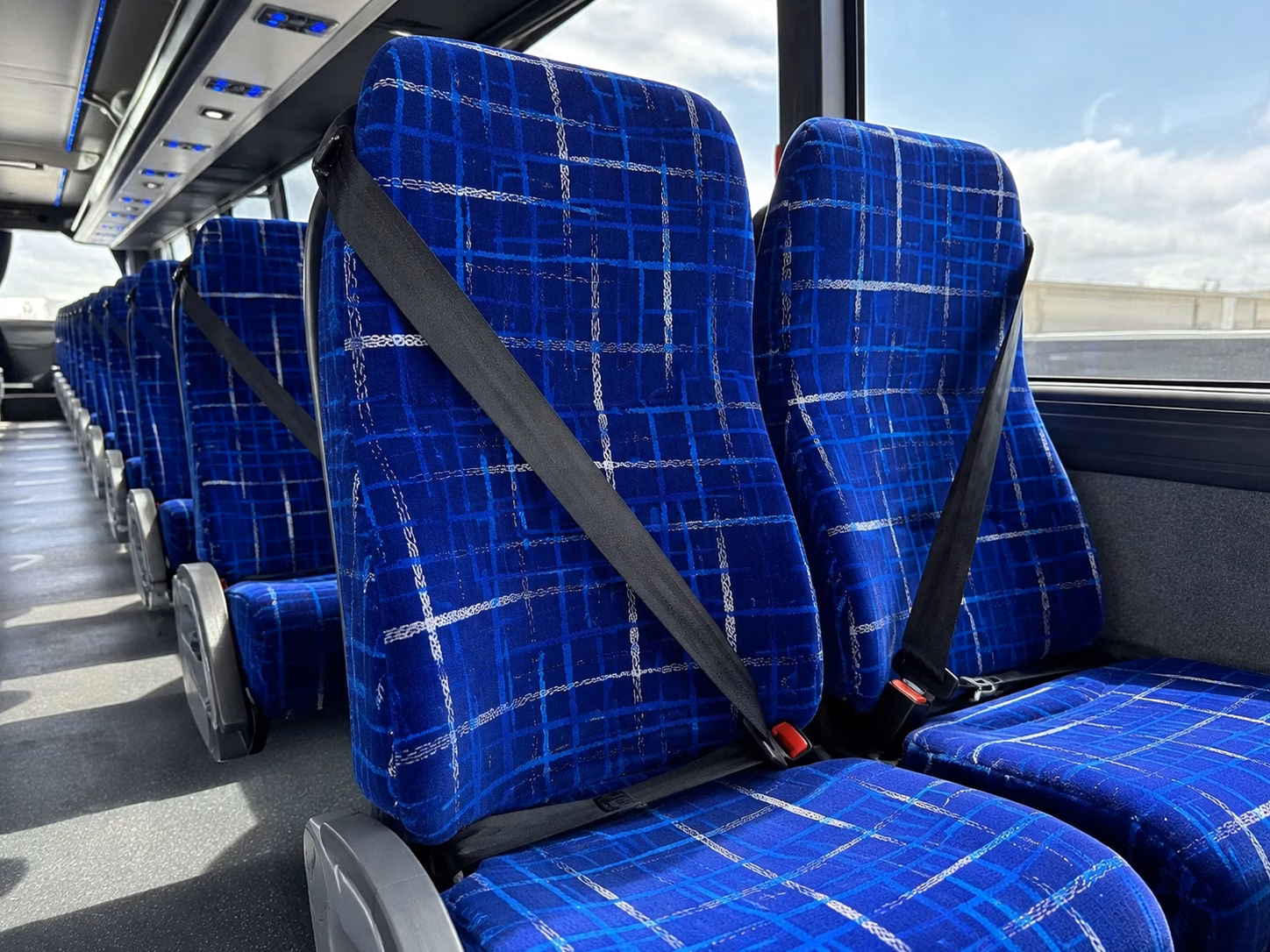 jersey city charter bus rentals to newark liberty airport